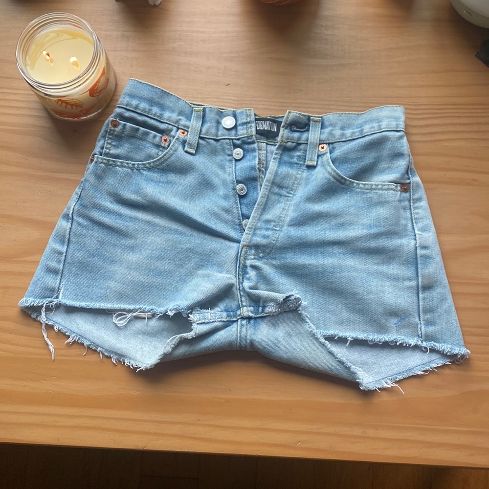 Summer shorts! Cute and fashionable! Levi’s light blue short shorts! Size 24.